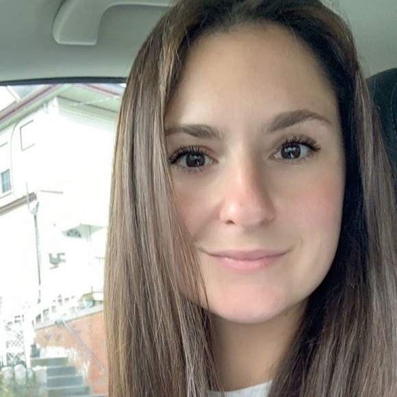 Meet Your Posher! - Picture 6 of 7